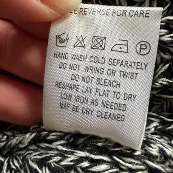 NWT Miracle Sweater black and white hooded cardigan - size M/L - Picture 10 of 10